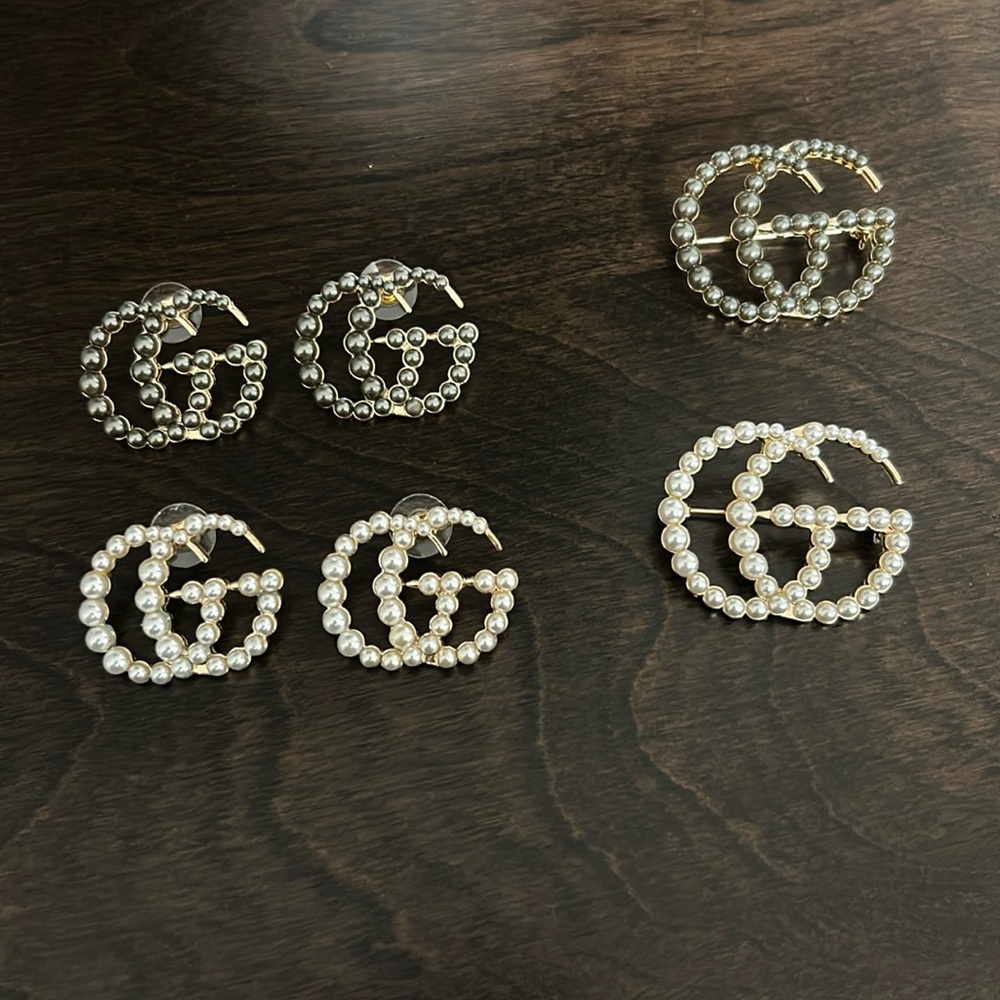 Gucci logo pearl-like earrings and broaches